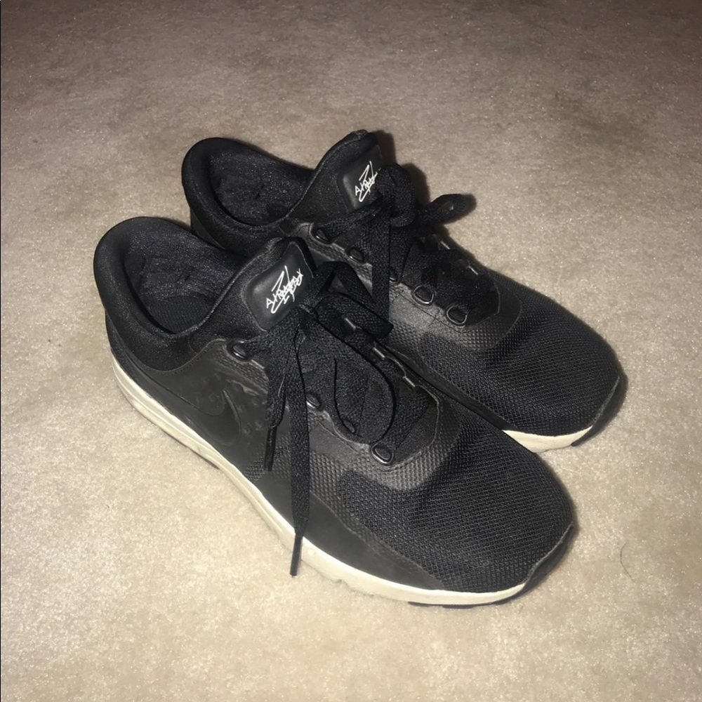 Nike aid max shoes